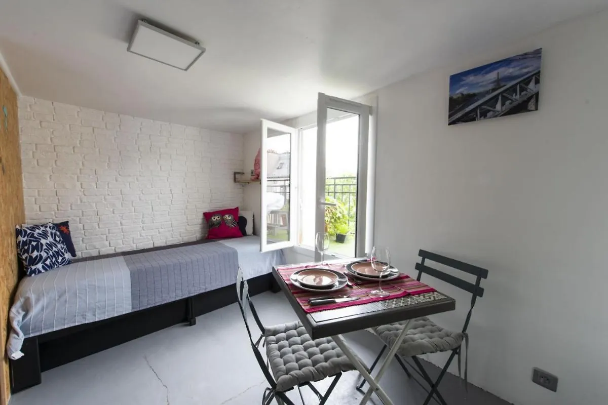 Piaf Apartment Paris